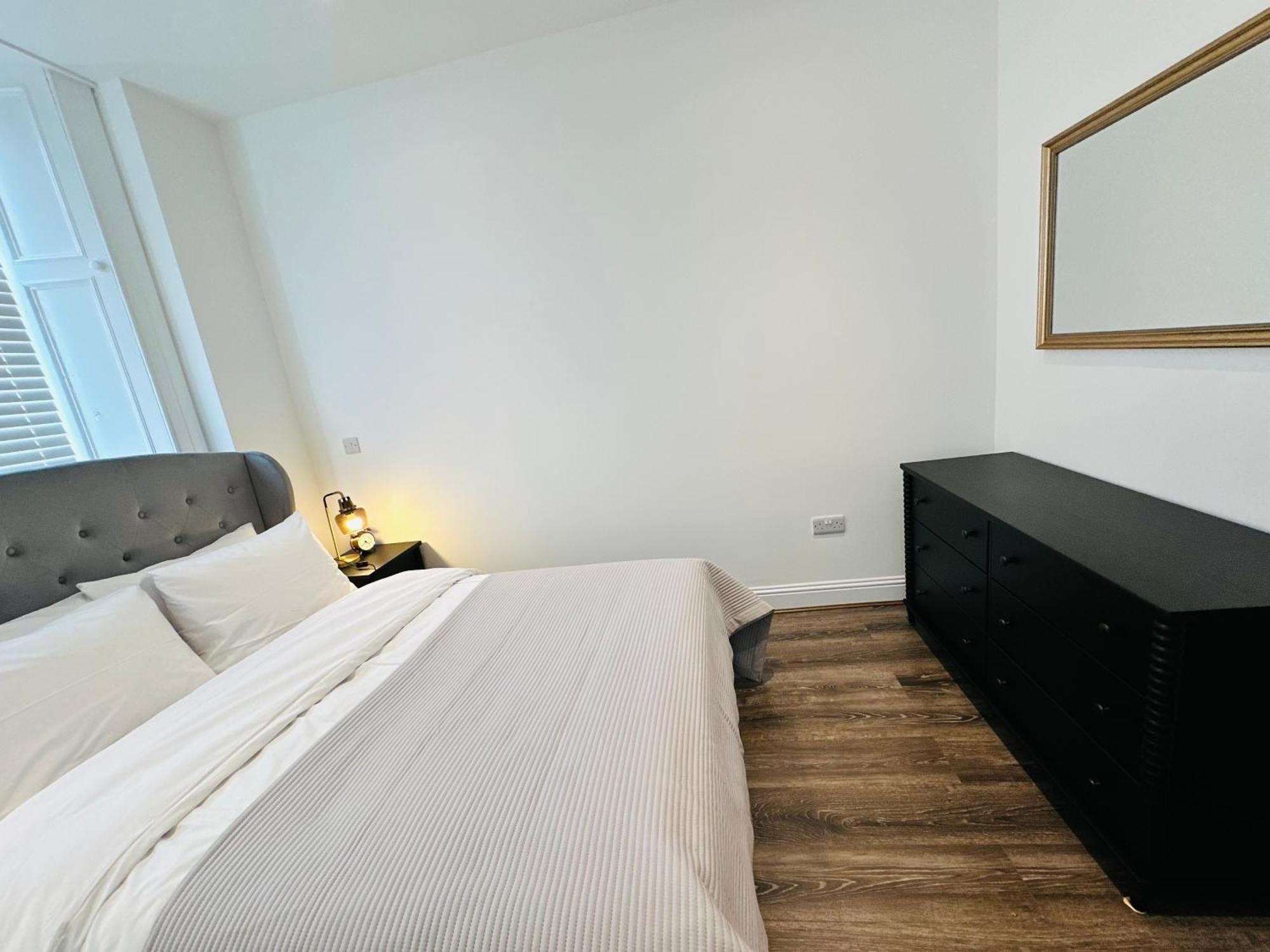 Barnet House Serviced Apartments Dunfermline Exterior photo