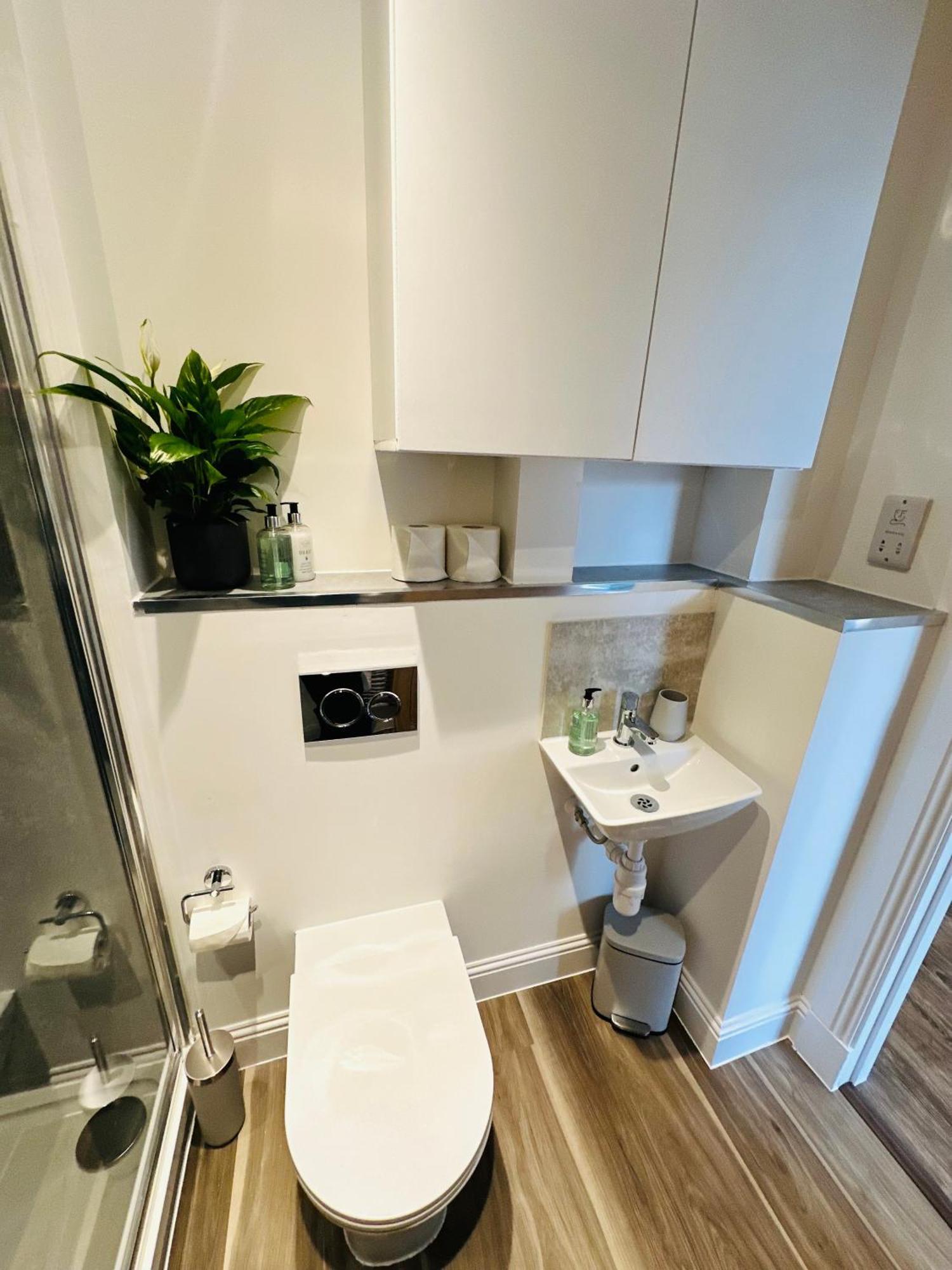 Barnet House Serviced Apartments Dunfermline Exterior photo