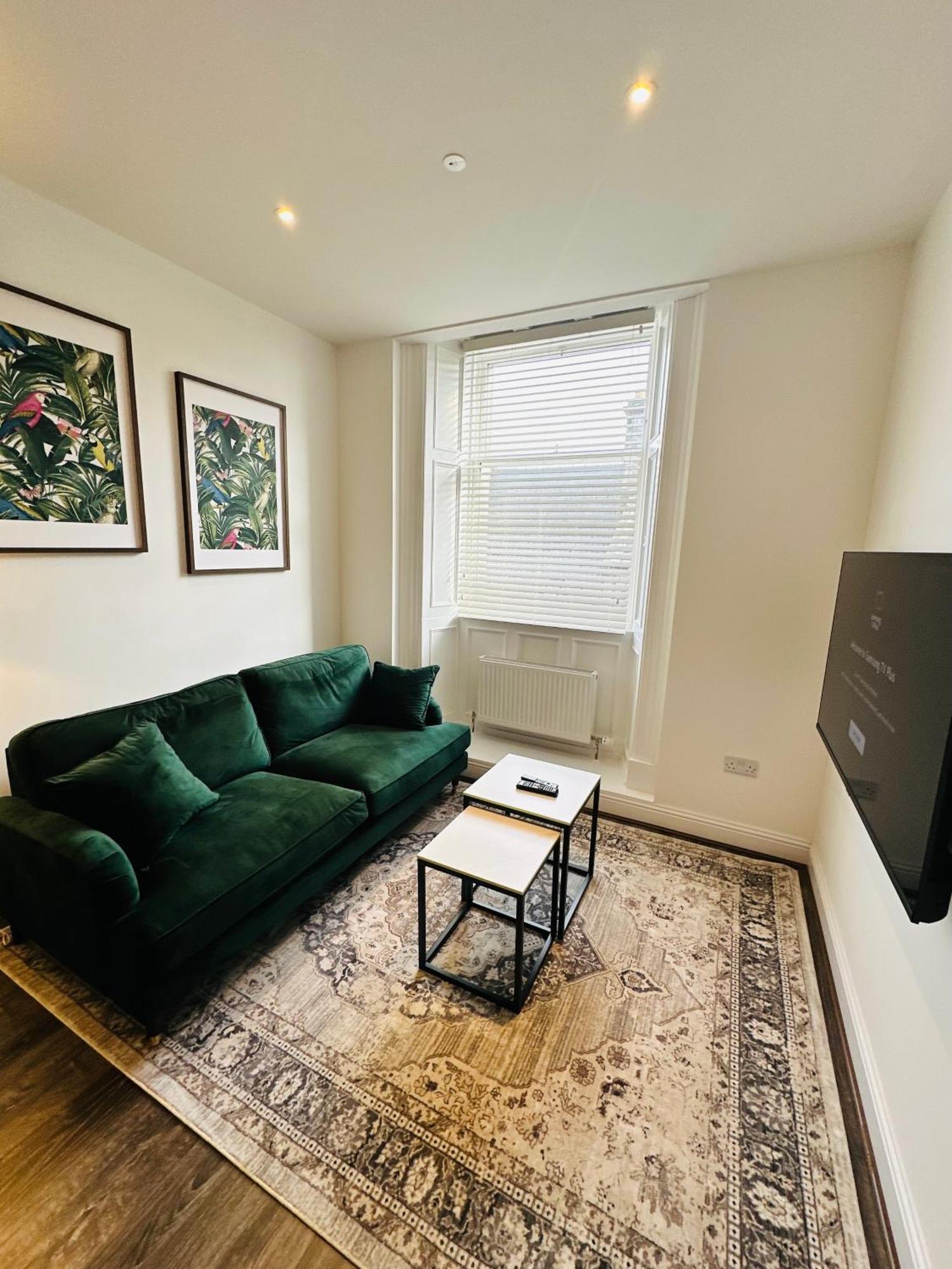 Barnet House Serviced Apartments Dunfermline Exterior photo